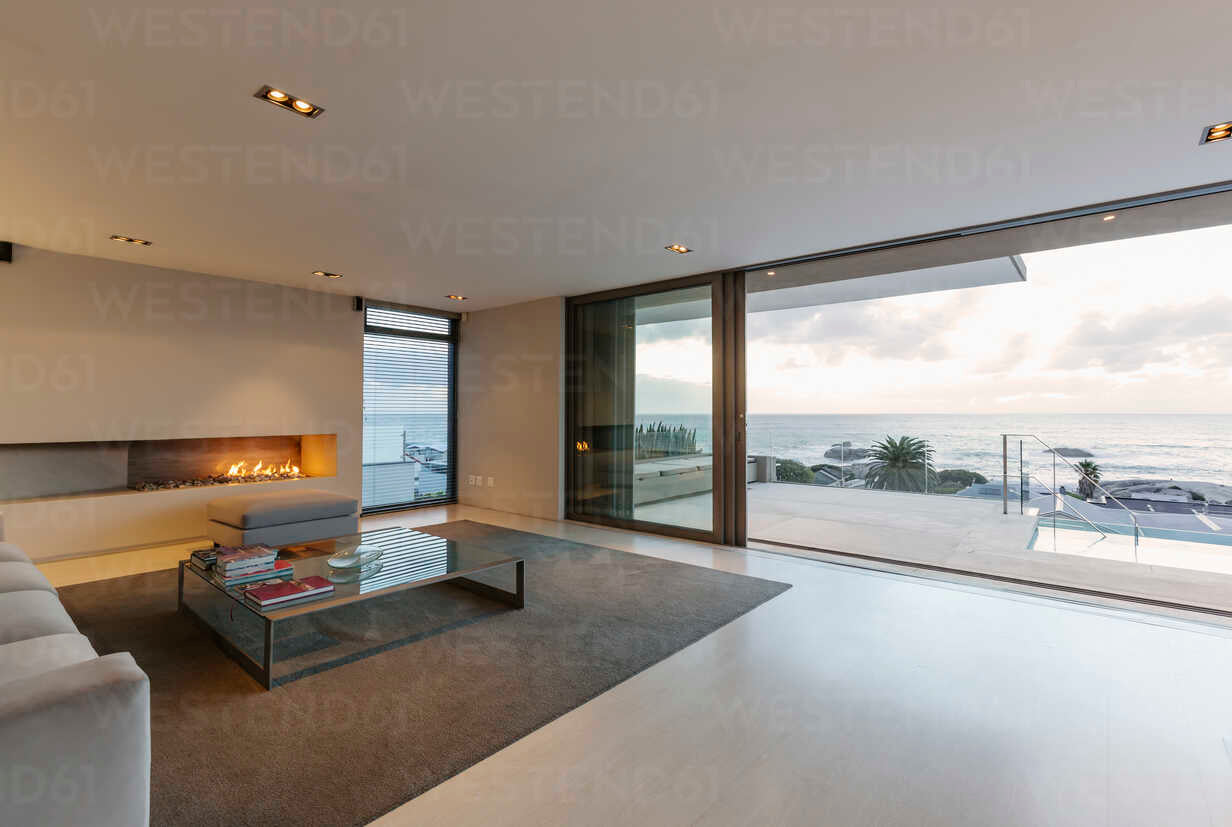 Minamaluxe: Elevate Your Living Space with the 2024 Minimalist Home Decor Trend