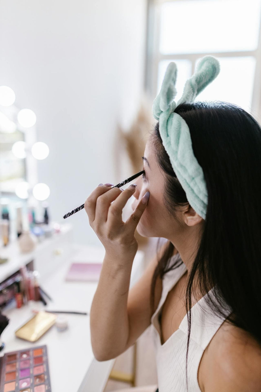 Transform Your Space with a Hollywood Mirror Dressing Table: The Ultimate Guide