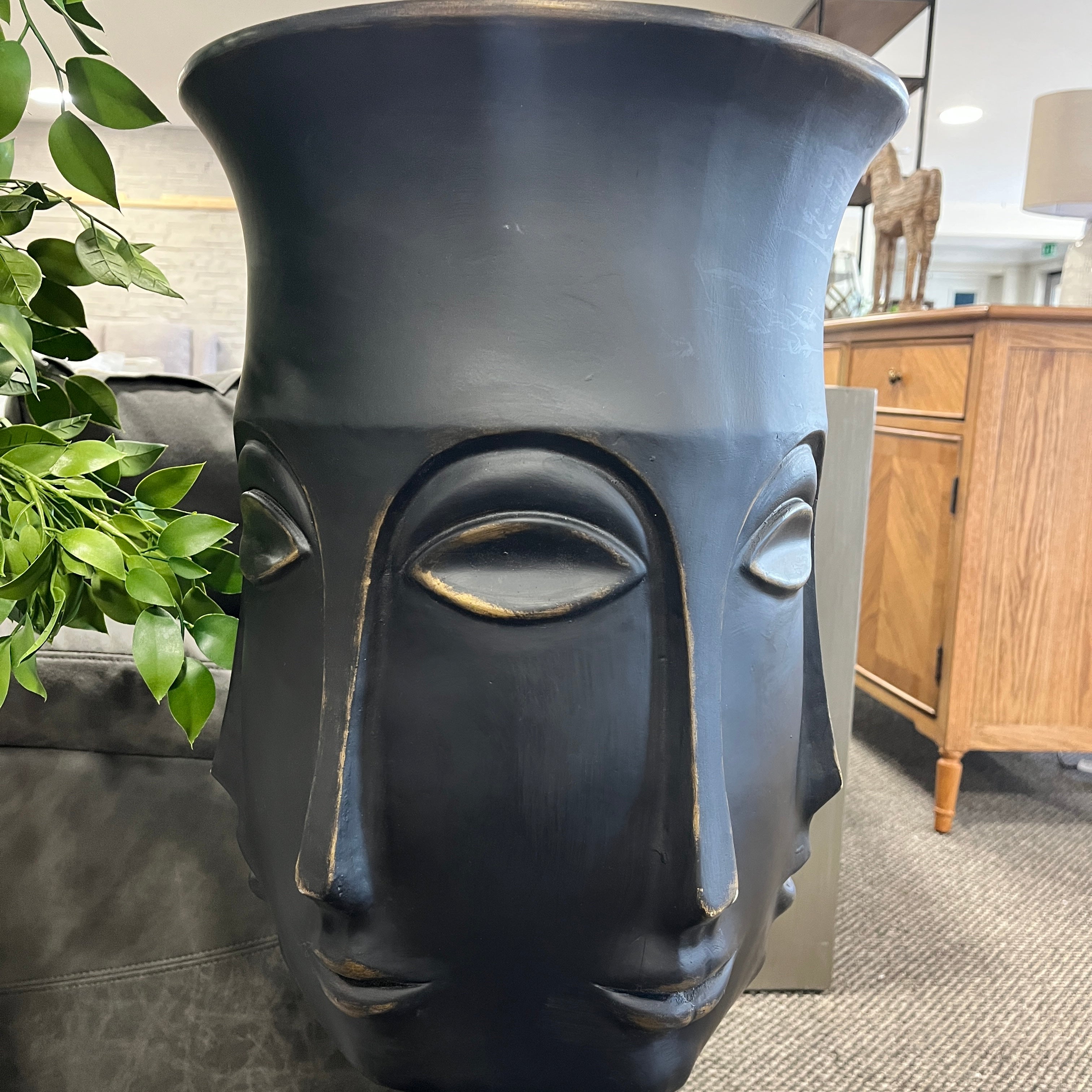 4 Faced Urn
