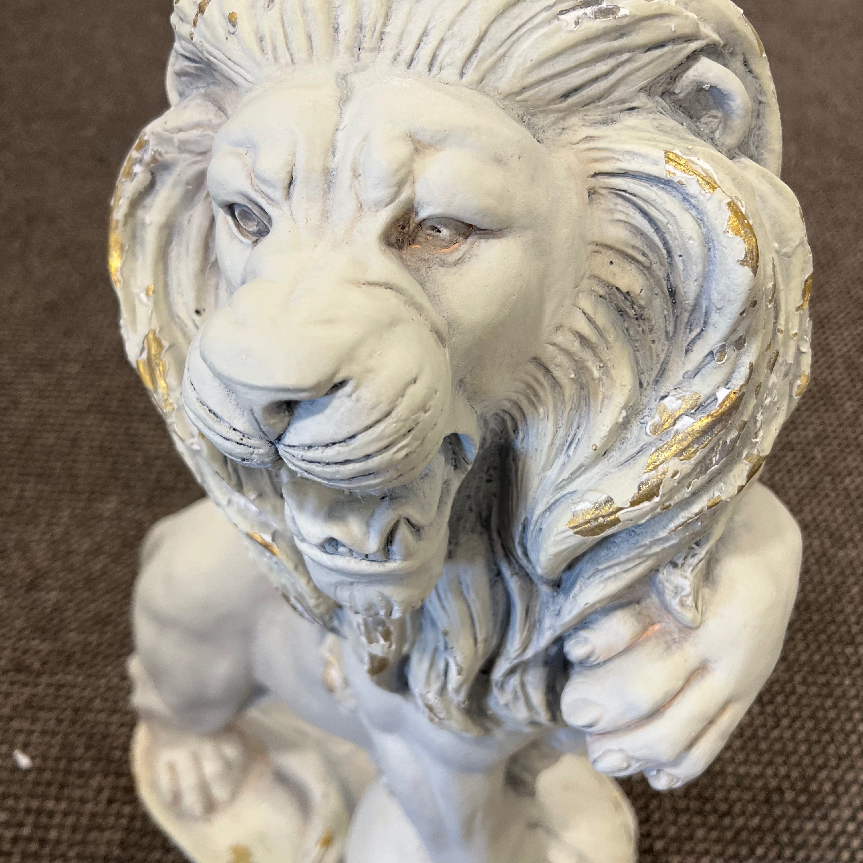 Lion Statues (Set of 2)