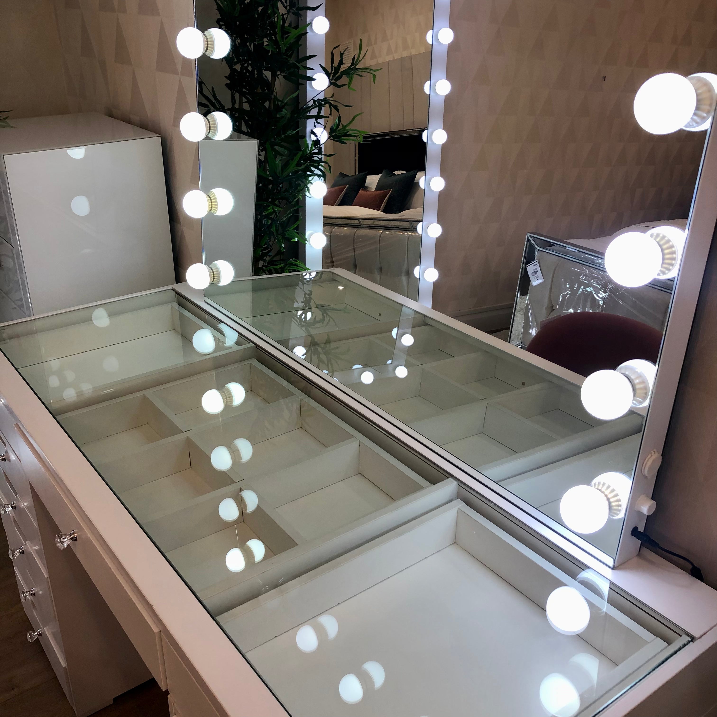 Hollywood White Dressing Table Pro