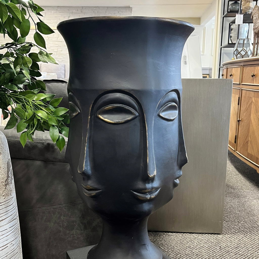 4 Faced Urn