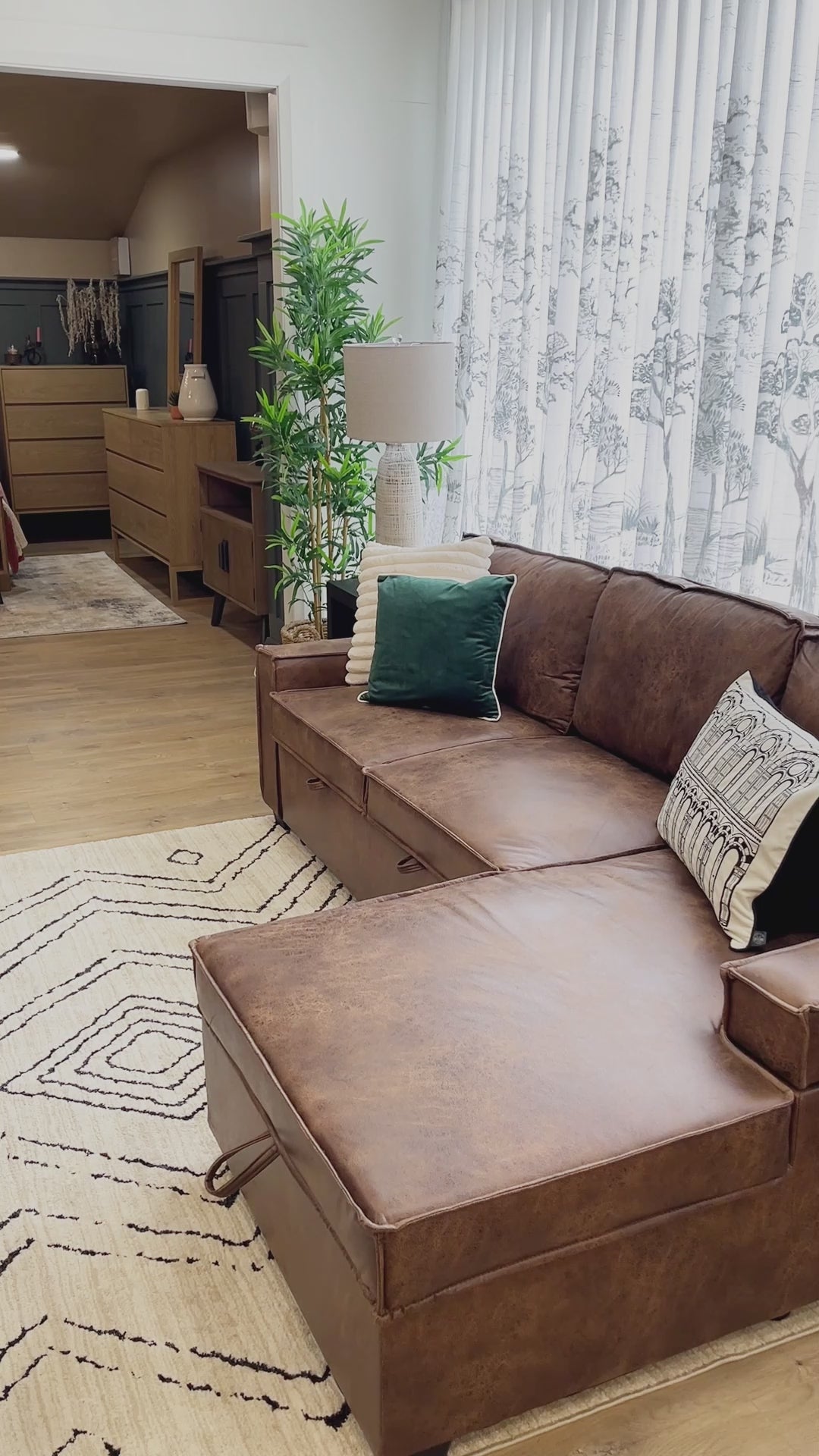 Havar Corner Sofa Bed: Brown Leather Aire (Right)